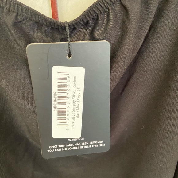 NWT Pretty Little Thing ruched back and sides dress size 22. - Picture 6 of 8